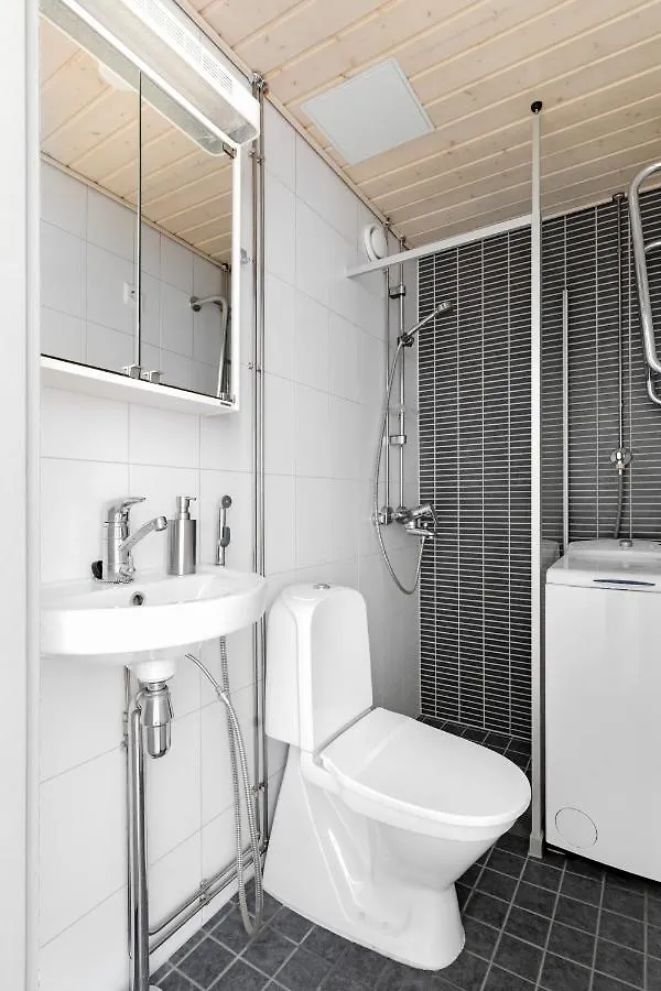 Just Renovated Stylish Nordic Studio By Tram Stop 헬싱키